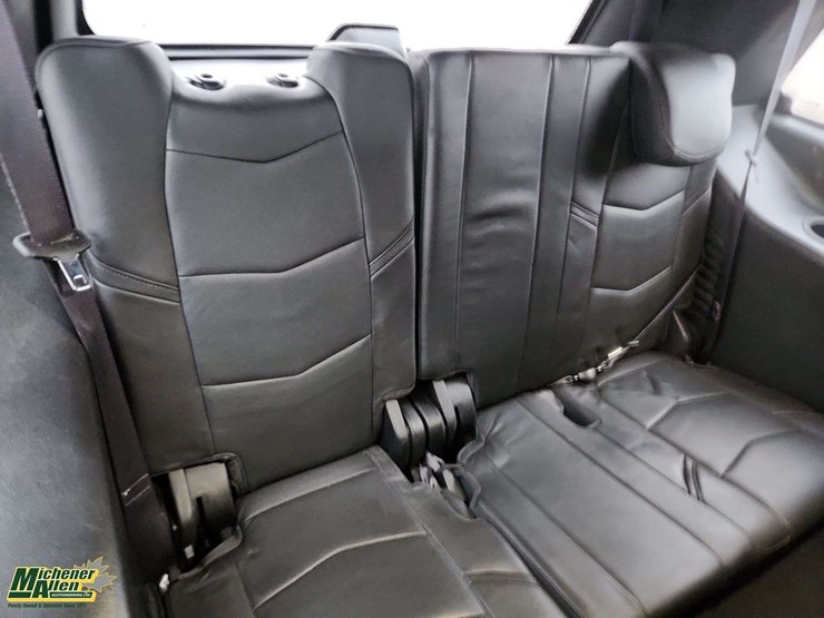 2016-cadillac-escalade-image-29