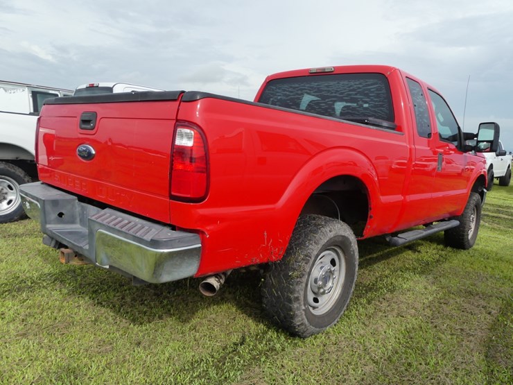 2016-ford-f250-xl-image-3
