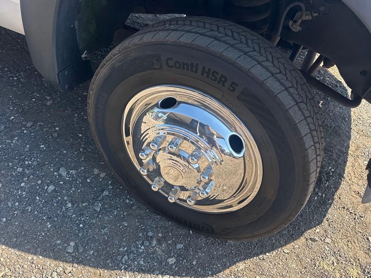 2016-ford-f550-image-16