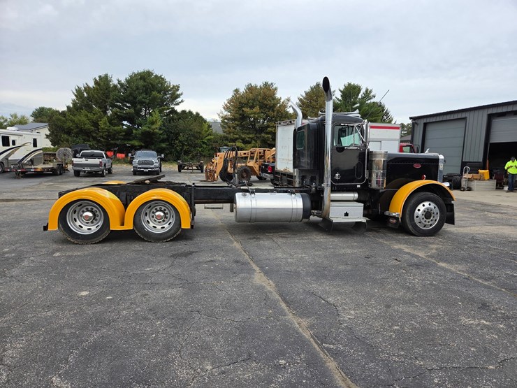 1994-peterbilt-379-image-6