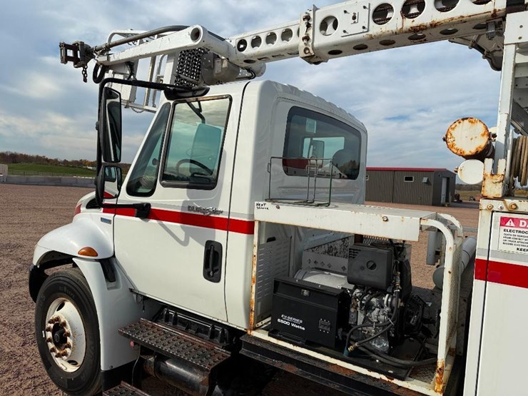2008-international-durastar-4300-image-26