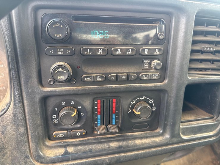 2006-chevrolet-3500-image-21