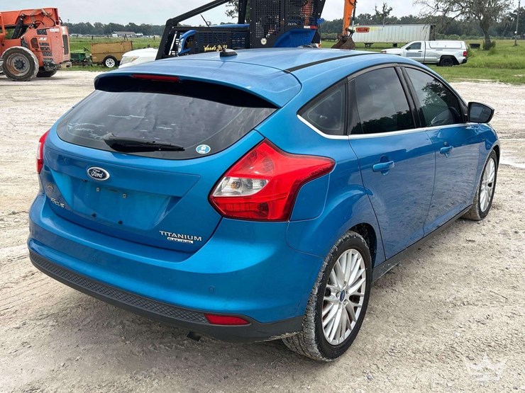 2013-ford-focus-hatchback-image-3