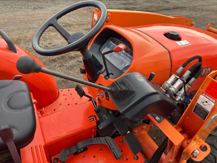 2012-kubota-l3200d-image-19