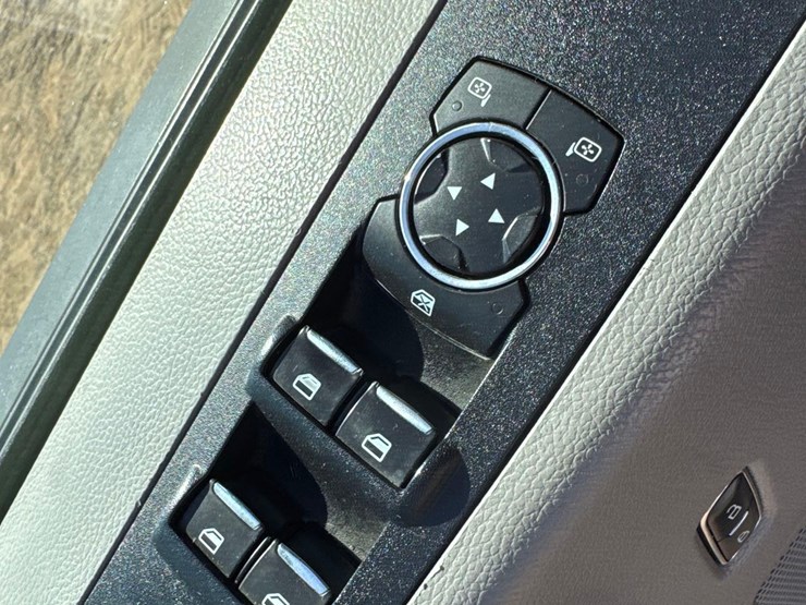 2018-ford-f550-xl-image-24
