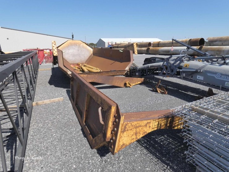 caterpillar-725-image-2