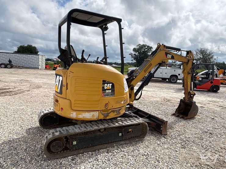 2018-caterpillar-303e-mini-excavator-image-3