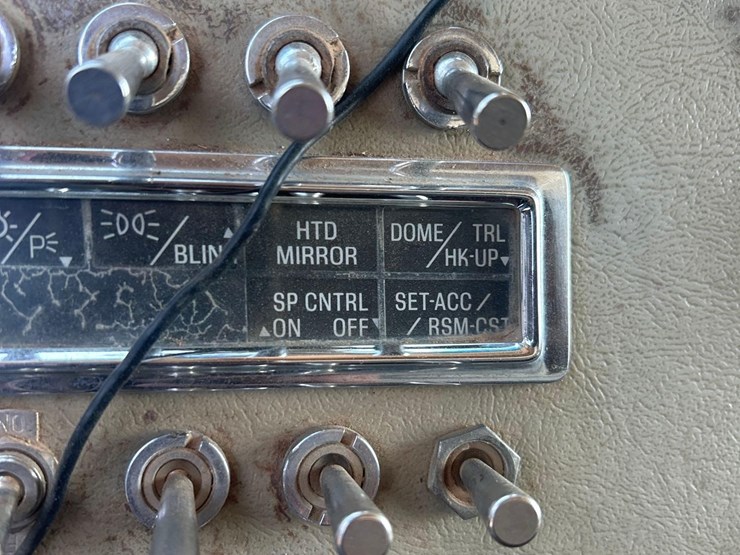 1994-ford-l9000-image-19