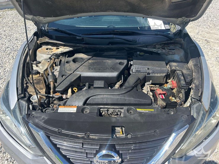 2018-nissan-altima-sedan-image-9