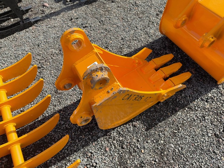 caterpillar-305-image-4
