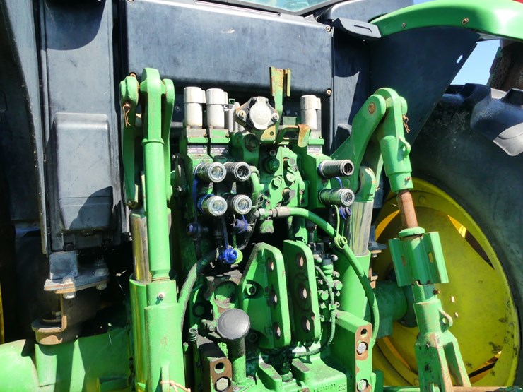 2014-john-deere-6125m-image-7