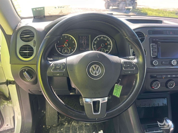 2015-volkswagen-tiguan-image-10