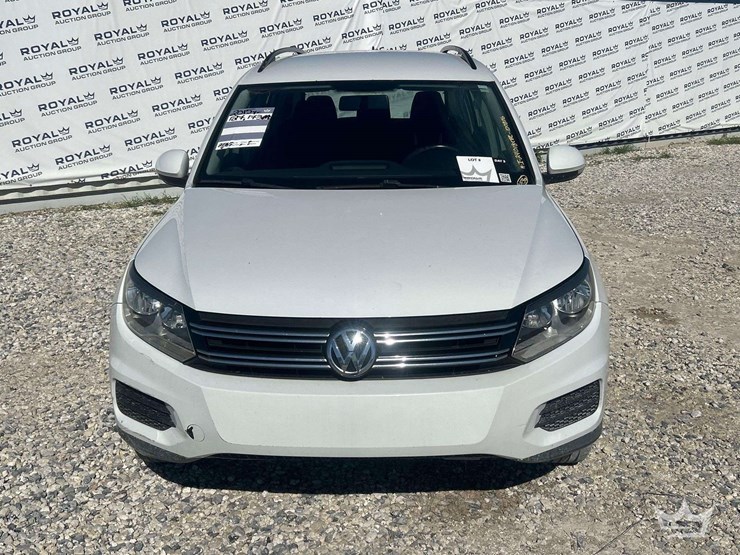 2015-volkswagen-tiguan-image-19