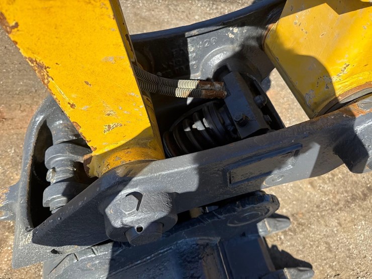 2022-komatsu-pc138us-image-15