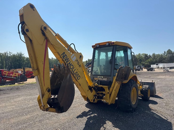 new-holland-lb75b-image-5