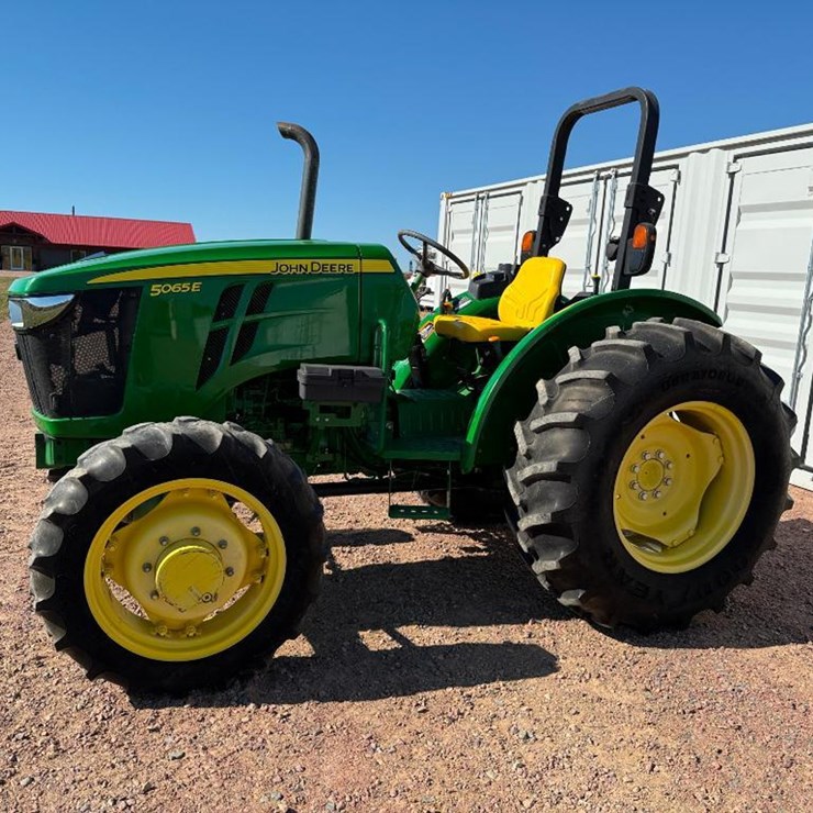 JOHN DEERE 5065E