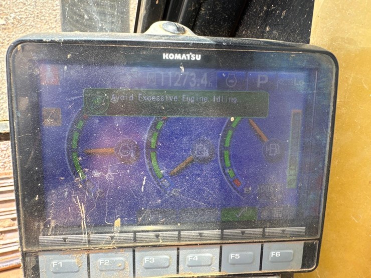 2014-komatsu-pc210-lc-10-image-25