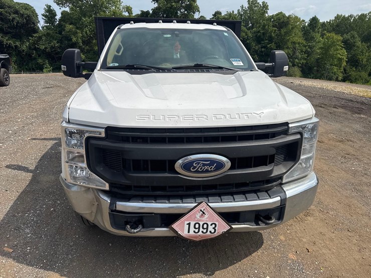 2020-ford-f350-xl-image-8