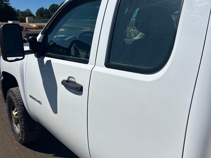 2013-chevrolet-2500-image-28