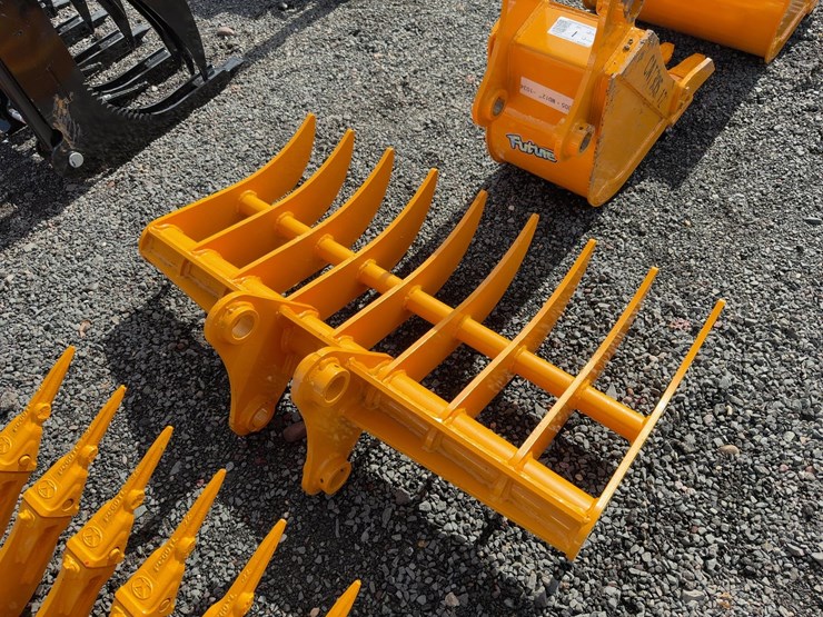 caterpillar-305-image-4