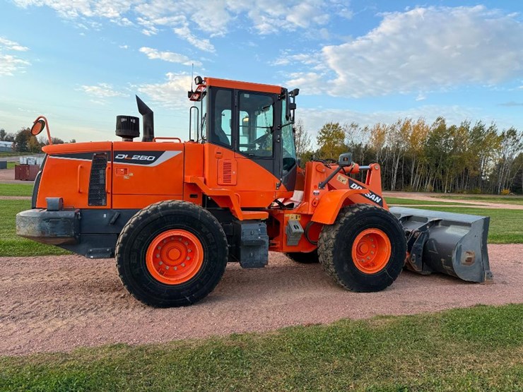 2017-doosan-dl250-5-image-3