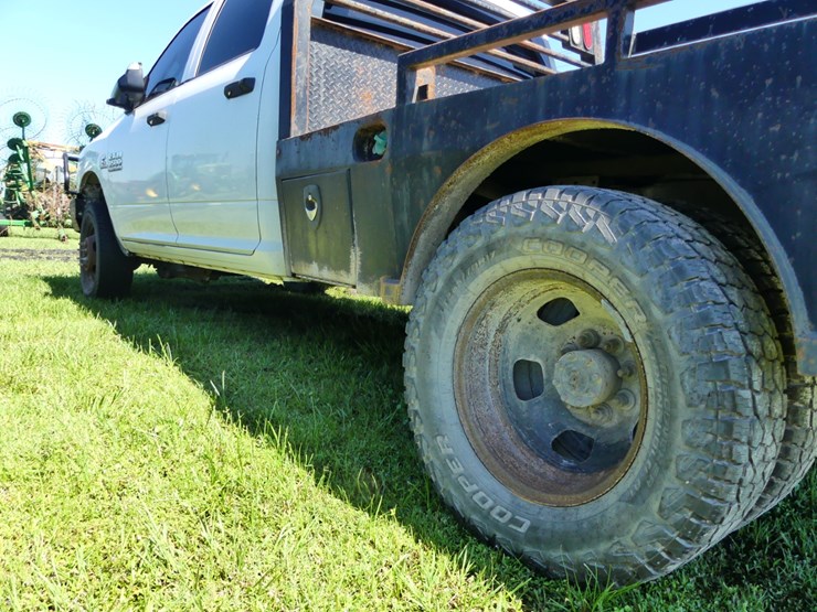 2015-dodge-ram-3500-image-6