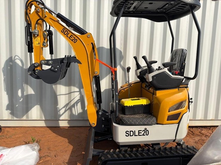 2025-sdle20-mini-excavator-image-1
