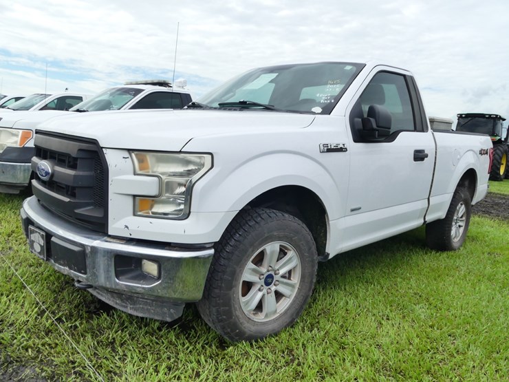 2015-ford-f150-xl-image-1