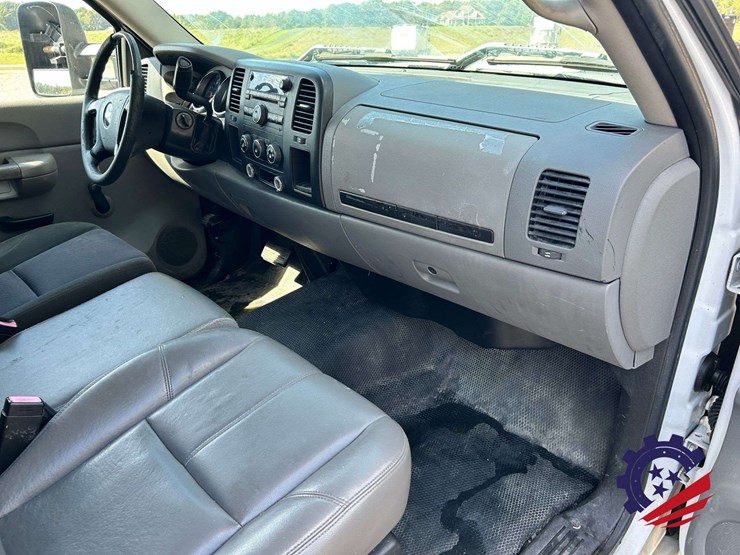 2008-chevrolet-silverado-3500hd-image-28