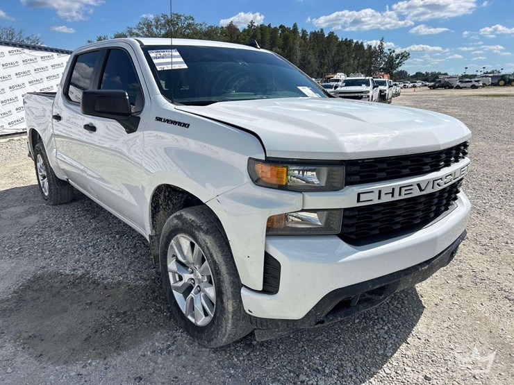 2021-chevrolet-silverado-1500-image-2
