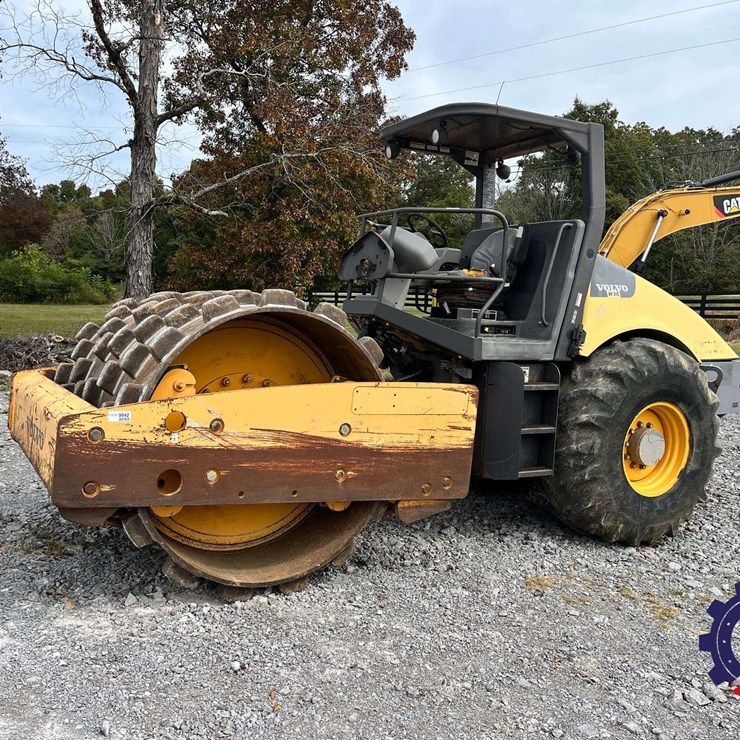 2011 VOLVO SD105F
