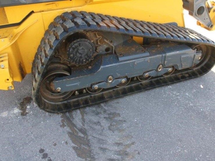 2024-deere-333g-image-28
