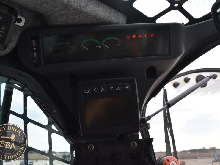 2024-deere-333g-image-50