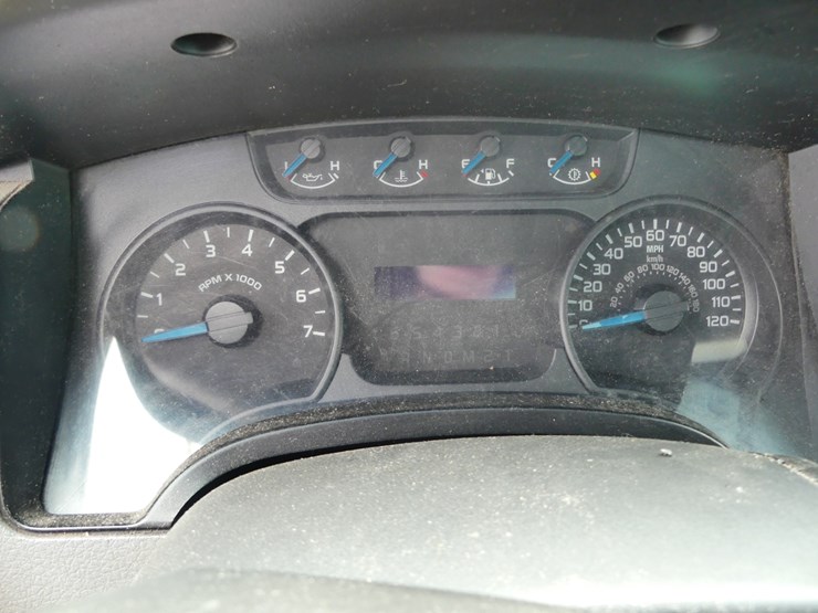2013-ford-f150-xl-image-13