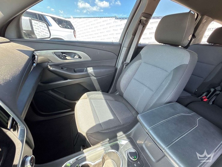 2022-chevrolet-traverse-image-19