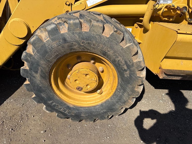 2001-caterpillar-420d-image-15