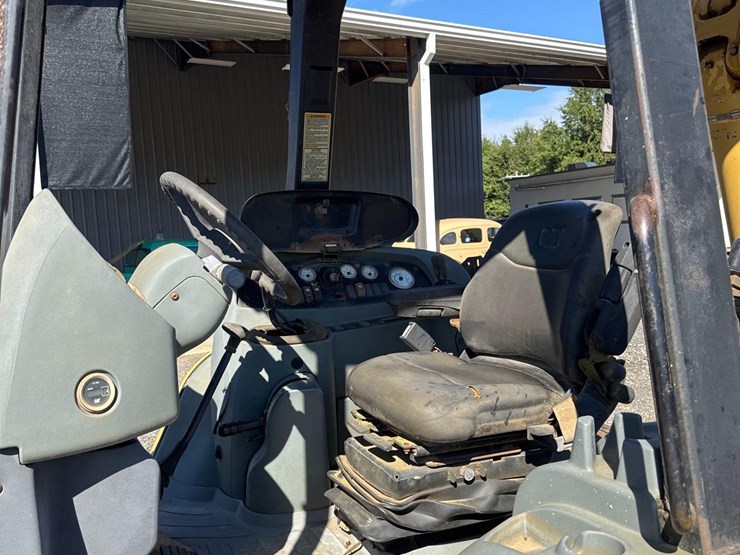 2001-caterpillar-420d-image-26