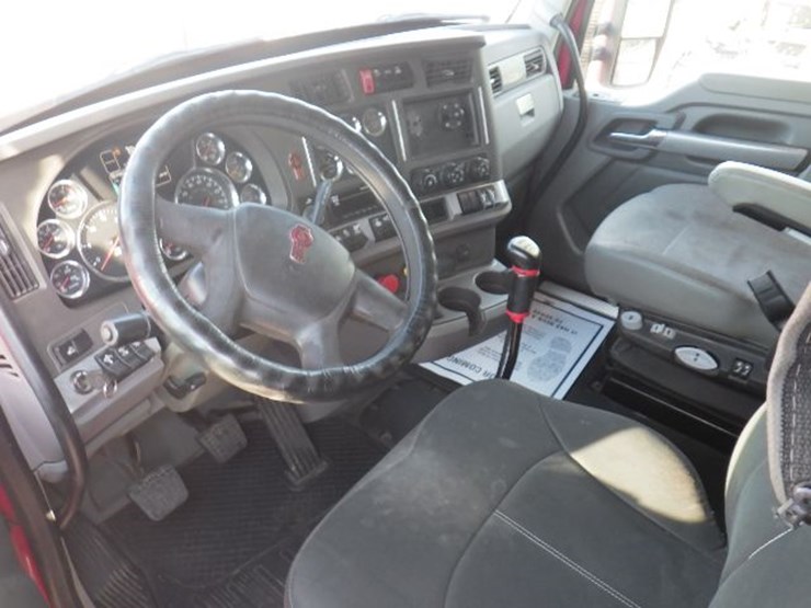 2017-kenworth-t680-image-22
