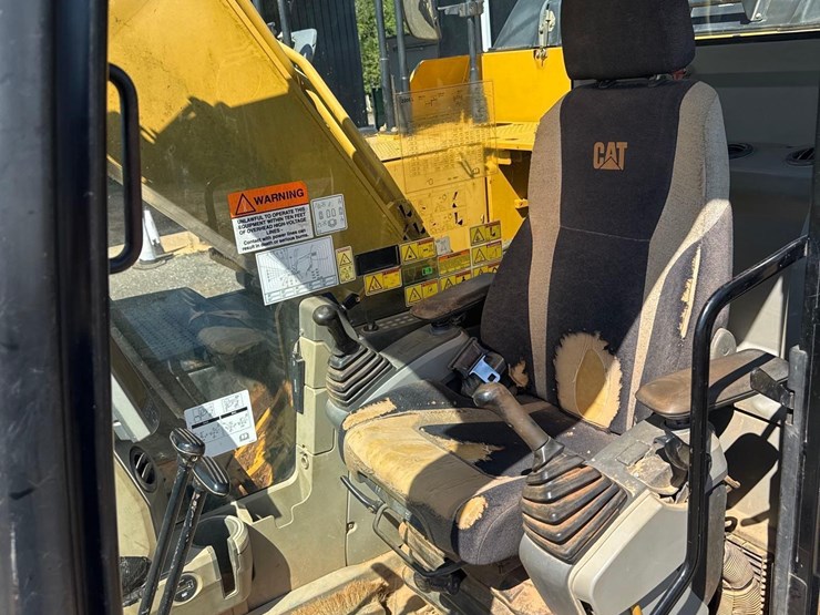 2013-caterpillar-320el-image-27