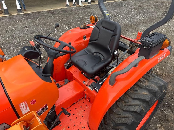 2012-kubota-l3200d-image-26