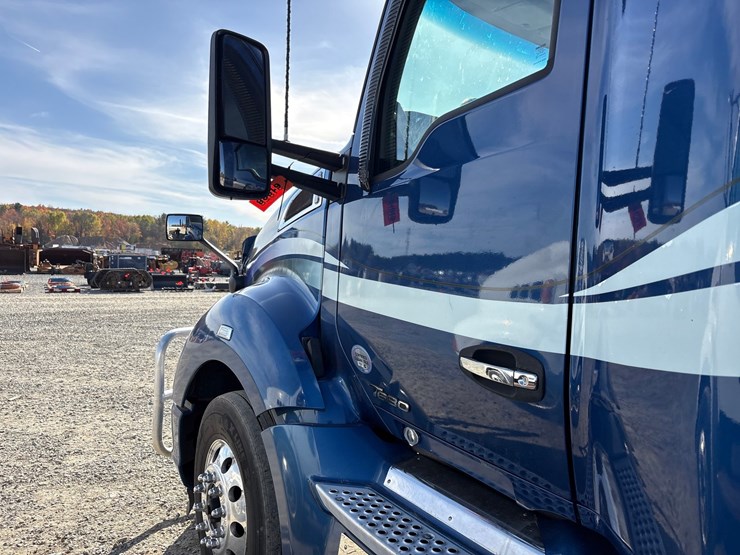 2018-kenworth-t680-image-12
