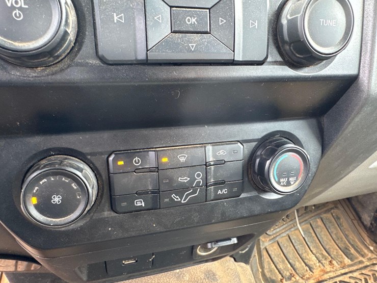 2020-ford-f250-image-29