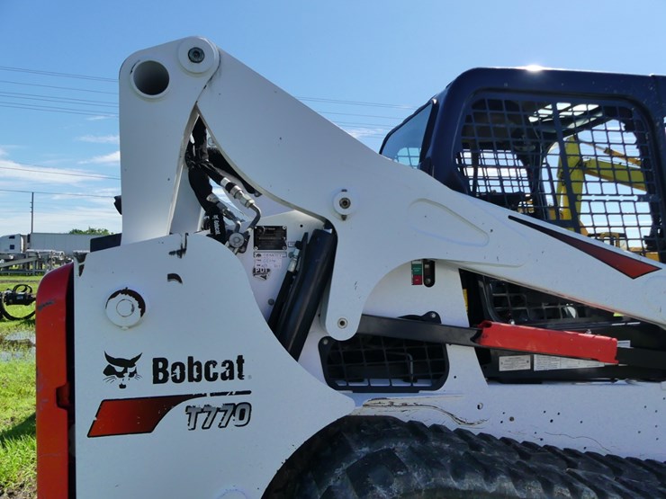 2023-bobcat-t770-image-8