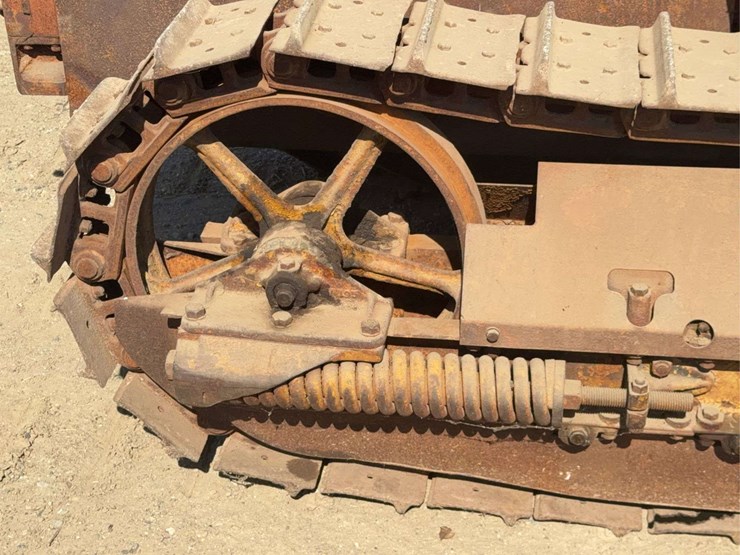 caterpillar-20-image-13