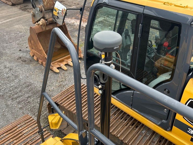 2023-john-deere-350-image-71