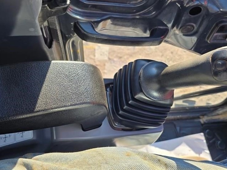 2017-kubota-kx040-4-image-65