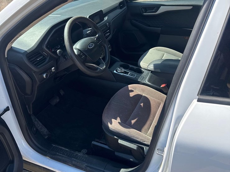 2020-ford-escape-image-12