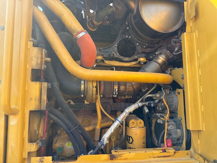 2011-caterpillar-140m2-vhp-plus-image-26