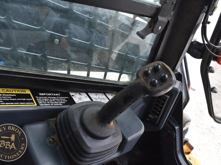 2018-deere-333g-image-46