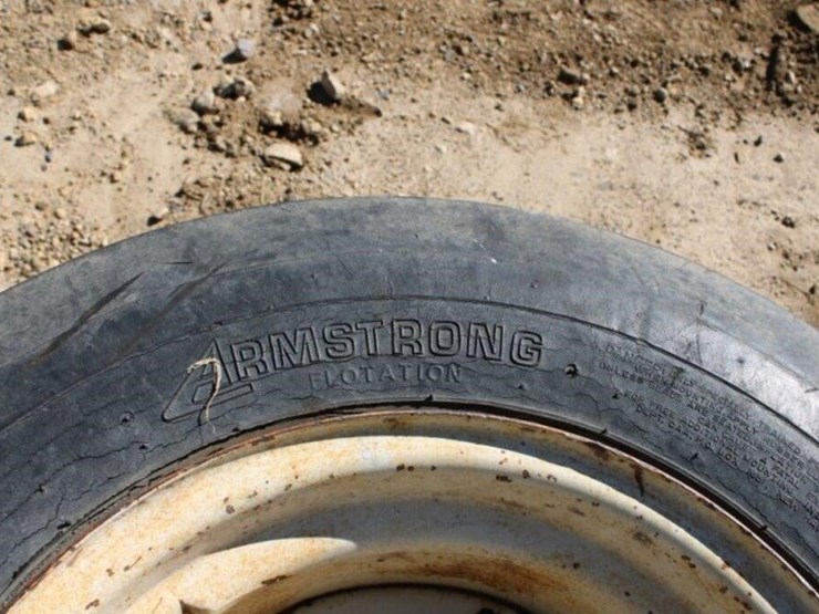 (2)-12.5lx16-tractor-tires-off-of-hydro-70-image-4